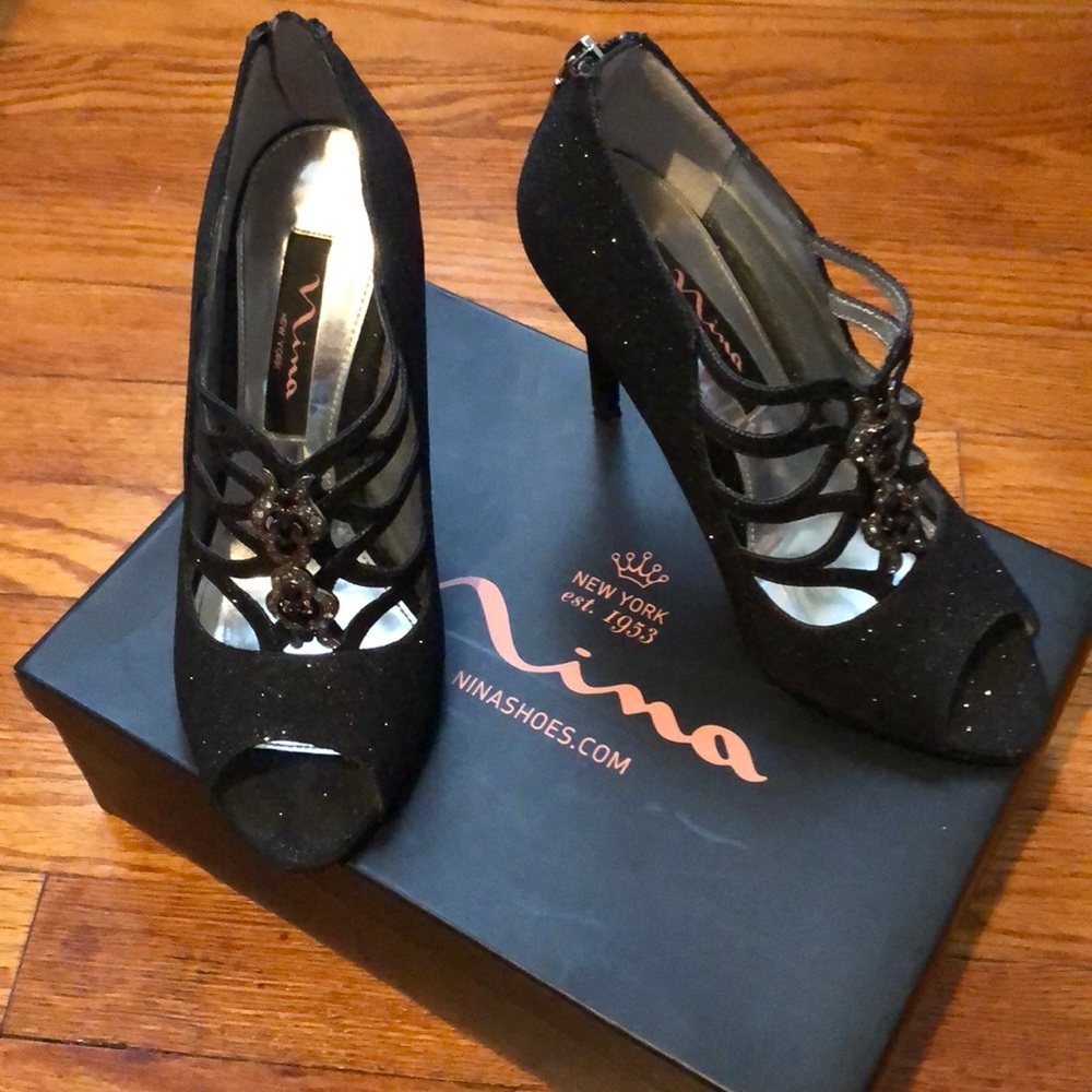 Nina New York Black Sparkly peep-toed heels